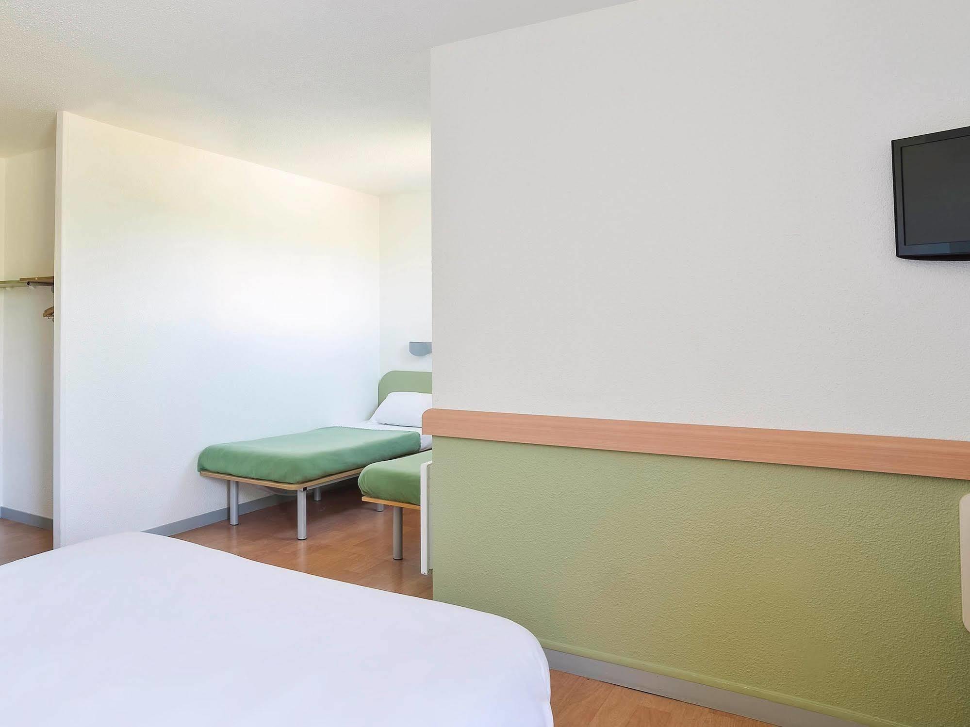 Hotel Ibis Budget Lyon Sud Saint-Fons A7 Exterior foto