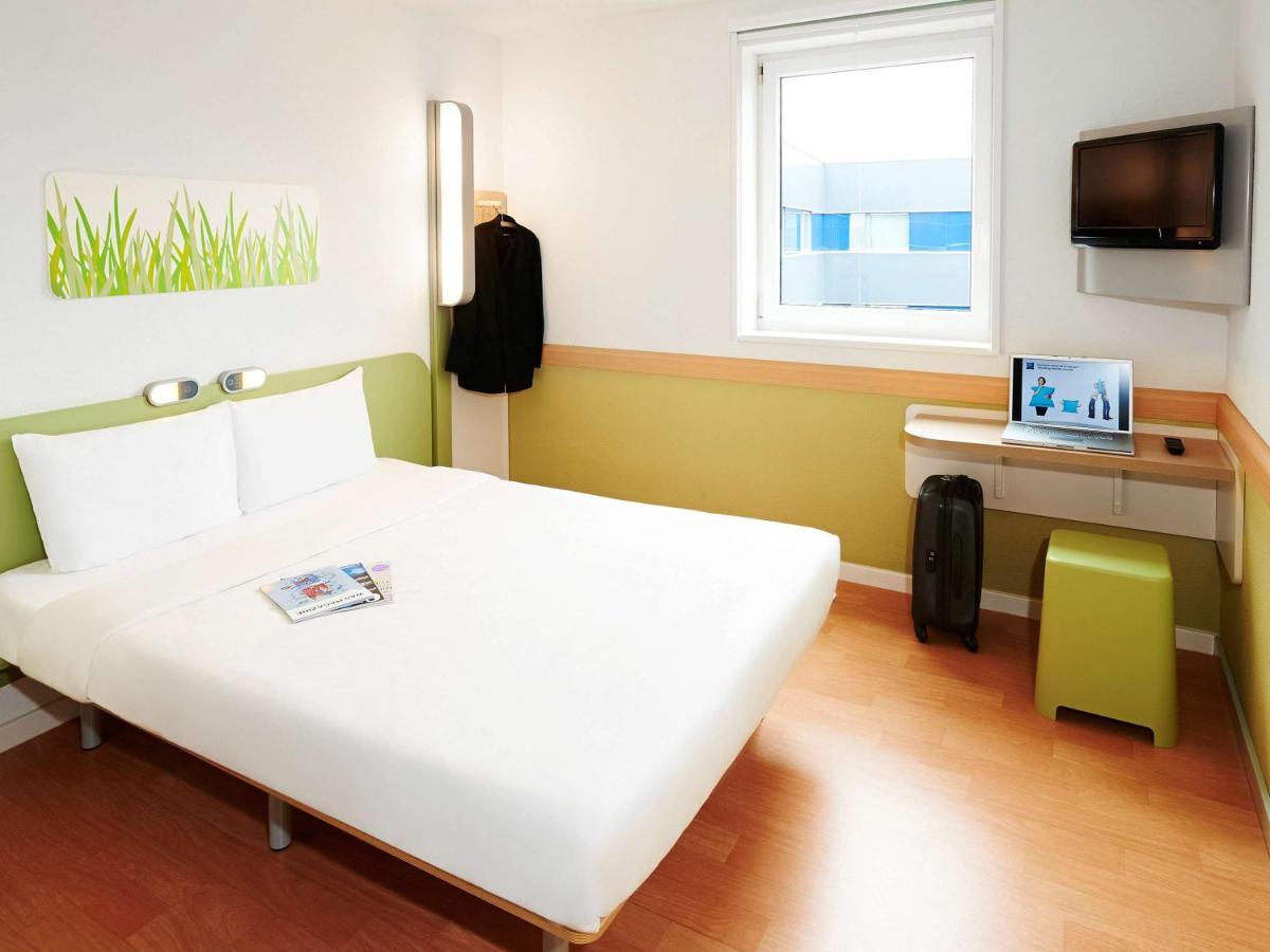 Hotel Ibis Budget Lyon Sud Saint-Fons A7 Exterior foto